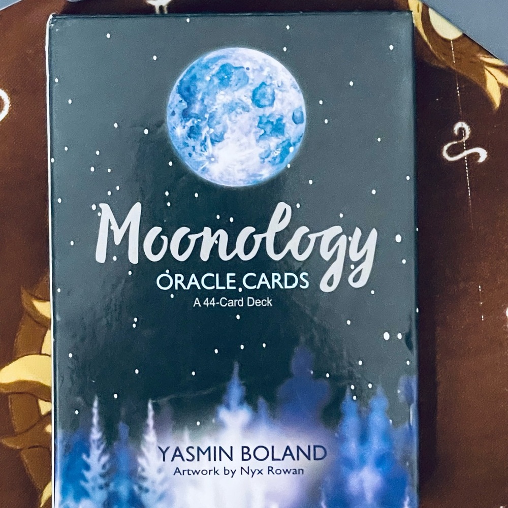 Mystical Blue and White Oracle Cards